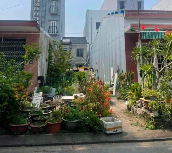 Đất mặt tiền Lê Văn Tâm 7800