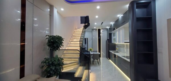 Nhà 2 tầng kiệt ô tô Tôn Đản, 80mv, 5180