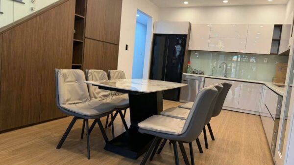Nhà 3 tầng mặt tiền Đặng Huy Trứ 8800