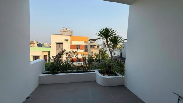 Nhà 3 tầng mặt tiền Đặng Huy Trứ 8800