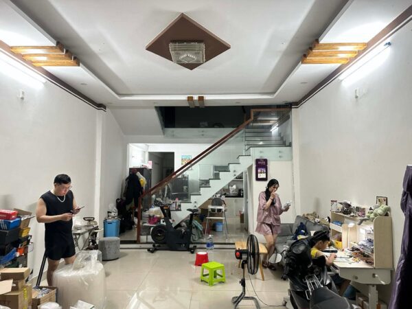 Nhà 2 tầng mặt tiền Đặng Huy Tá, 6950