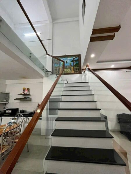 Nhà 2 tầng mặt tiền Đặng Huy Tá, 6950