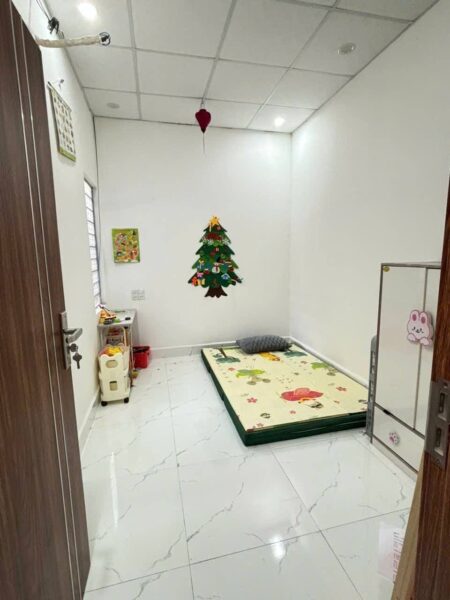 Nhà 2 tầng kiệt Đỗ Quang 42mv, 3550