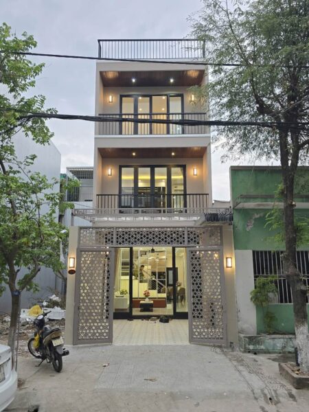 Nhà 3 tầng mặt tiền Nguyễn Huy Tự 7950