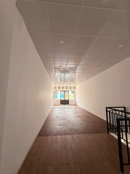 Cho thuê nhà 2 tầng mặt tiền Hoàng Diệu 20tr