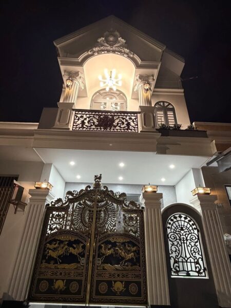 Chính chủ bán nhà 2 tầng mặt tiền Hoà Minh 7550