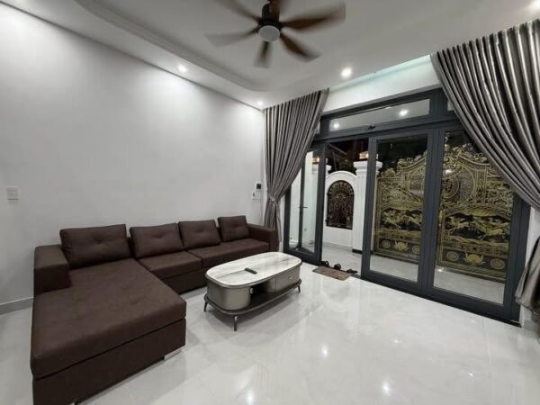 Chính chủ bán nhà 2 tầng mặt tiền Hoà Minh 7550