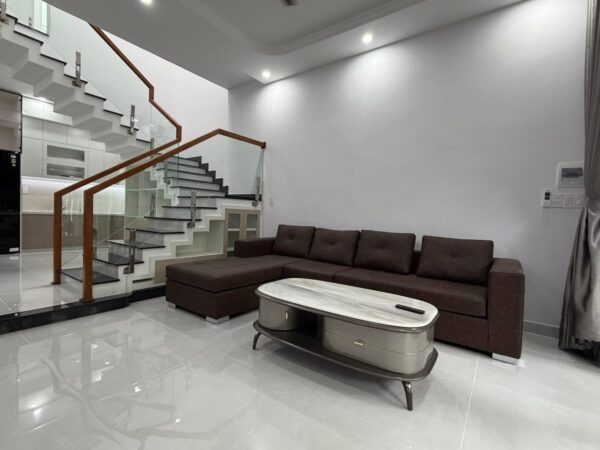 Chính chủ bán nhà 2 tầng mặt tiền Hoà Minh 7550
