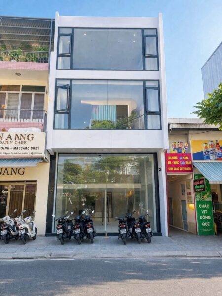 Nhà 3 tầng mặt tiền Nguyễn Thị Minh Khai, 16ty