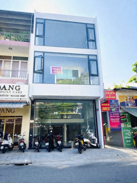 Nhà 3 tầng mặt tiền Nguyễn Thị Minh Khai, 16ty