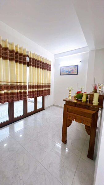 Nhà 3 tầng mặt tiền Lê Văn Hiến 11ty