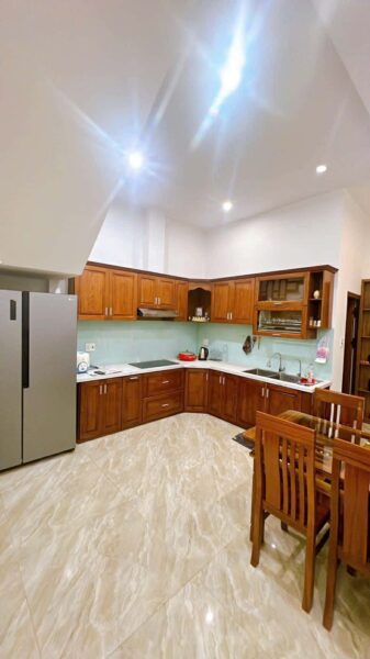 Nhà 3 tầng mặt tiền Lê Văn Hiến 11ty
