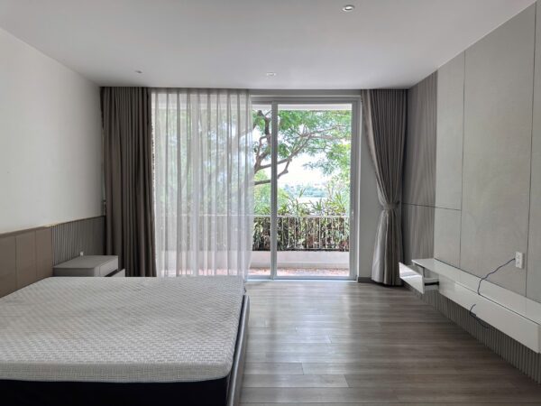 Biệt thự 3 tầng mặt tiền Thăng Long 27ty5