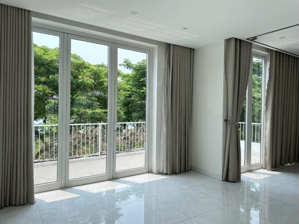 Biệt thự 3 tầng mặt tiền Thăng Long 27ty5