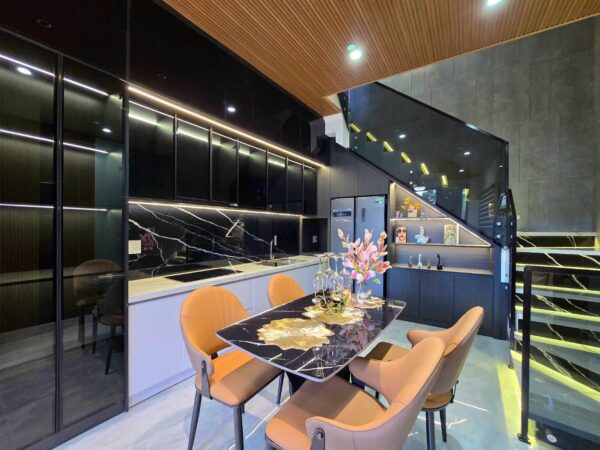 Nhà 3 tầng mặt tiền Khe Cạn 71mv, 5690