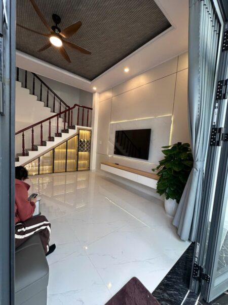 Nhà 2 tầng mặt tiền Nguyễn Công Hoan 7790