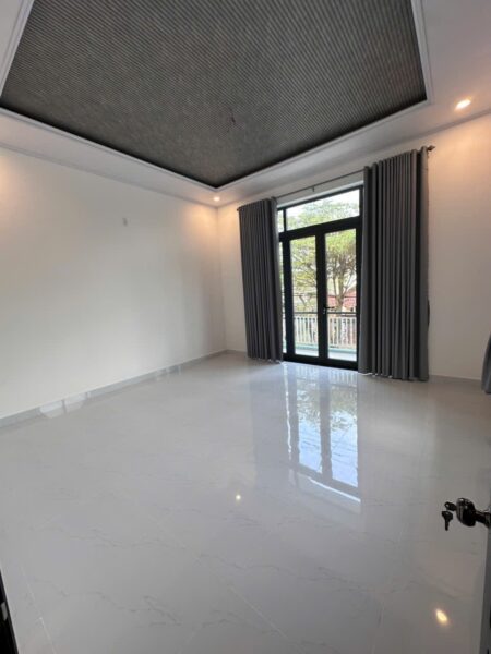 Nhà 2 tầng mặt tiền Nguyễn Công Hoan 7790