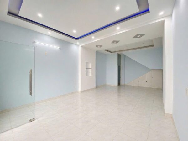 Nhà 3 tầng mặt tiền Nguyễn Hữu Dật 13ty