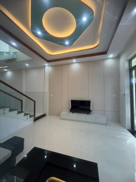 Nhà 2 tầng kiệt ô tô Hoàng Văn Thái 4850