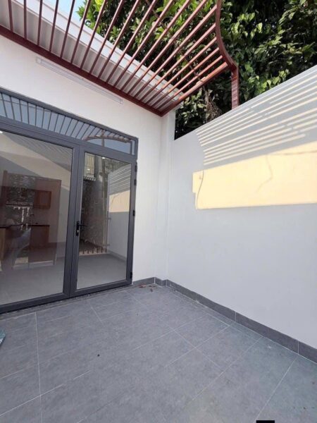 Nhà kiệt ô tô Cách mạng tháng 8 3250