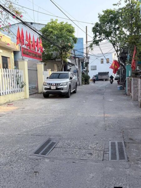 Nhà kiệt ô tô Cách mạng tháng 8 3250