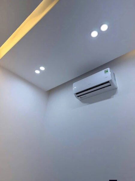 Nhà kiệt ô tô Cách mạng tháng 8 3250