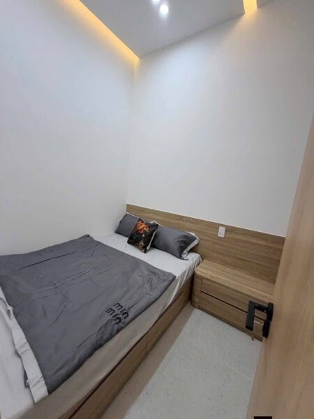 Nhà kiệt ô tô Cách mạng tháng 8 3250