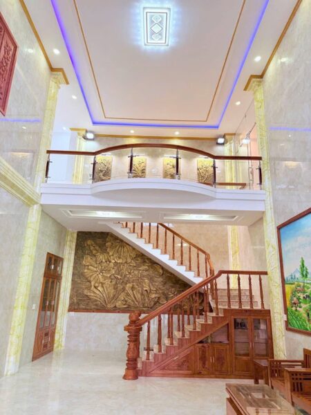 Biệt thự 3 tầng mặt tiền Chơn Tâm 290mv, 15ty5