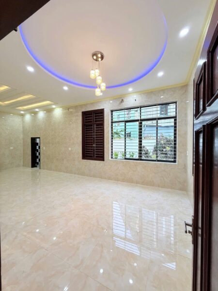 Biệt thự 3 tầng mặt tiền Chơn Tâm 290mv, 15ty5