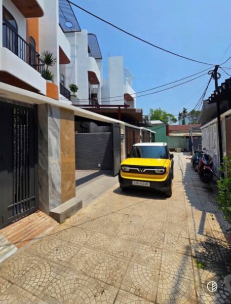Đất kiệt ô tô Tôn Đản 83mv, 2900