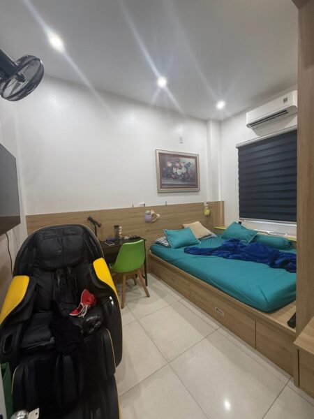 Nhà 4 tầng mặt tiền Trần cao Vân 7590