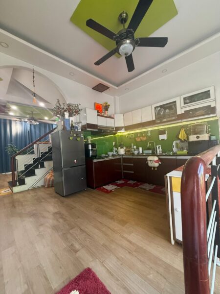 Nhà 4 tầng mặt tiền Trần cao Vân 7590