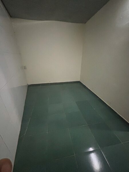 Nhà cấp 4 kiệt ô tô Tôn Đản 65mv, 2850