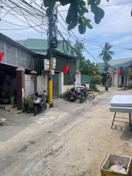 Nhà cấp 4 kiệt ô tô Hoàng Văn Thái 68mv, 3250
