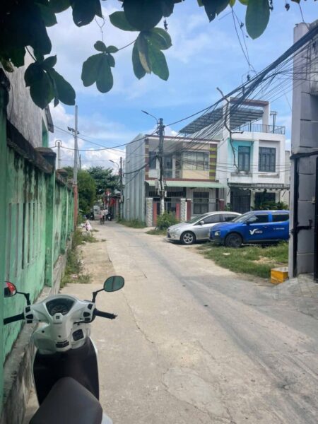 Nhà cấp 4 kiệt ô tô Hoàng Văn Thái 68mv, 3250