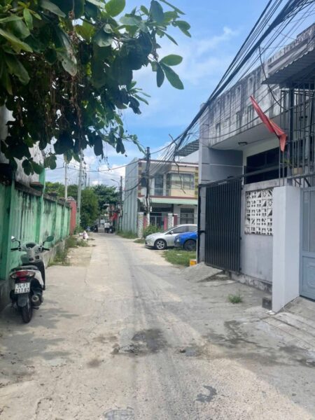 Nhà cấp 4 kiệt ô tô Hoàng Văn Thái 68mv, 3250