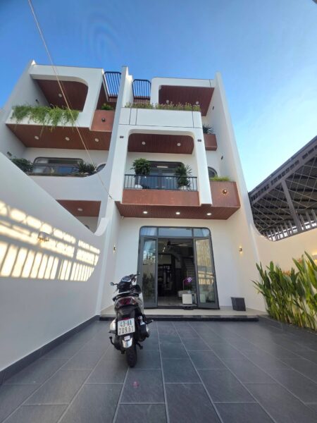 Nhà 3 tầng kiệt ô tô Âu Cơ 101mv, 5750