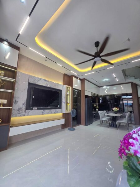 Nhà 3 tầng kiệt ô tô Âu Cơ 101mv, 5750