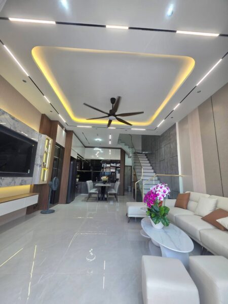 Nhà 3 tầng kiệt ô tô Âu Cơ 101mv, 5750