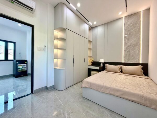 Nhà 3 tầng mặt tiền Hải Phòng 11ty5