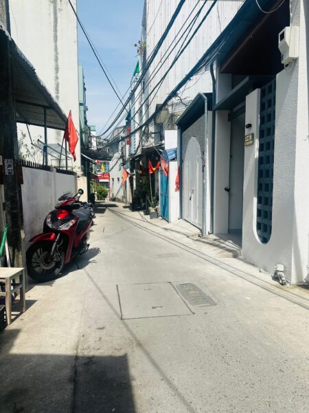 Nhà mê lửng kiệt ô tô Trần Xuân Lê 4200