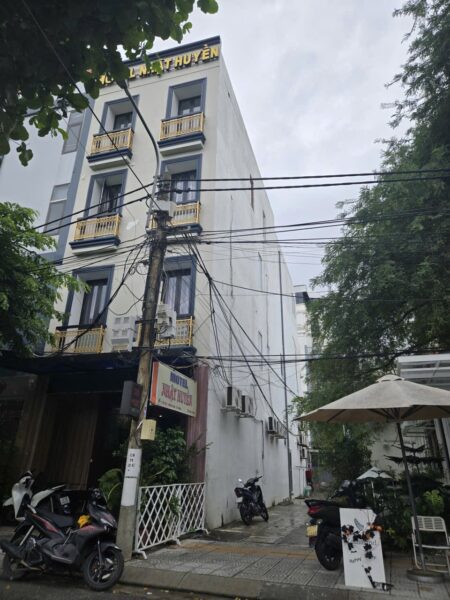 Khách sạn 4 tầng mặt tiền Mỹ Khê 21ty5