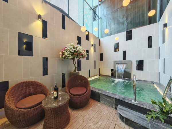 Nhà 3 tầng kiệt ô tô Nguyễn Hoàng 8350