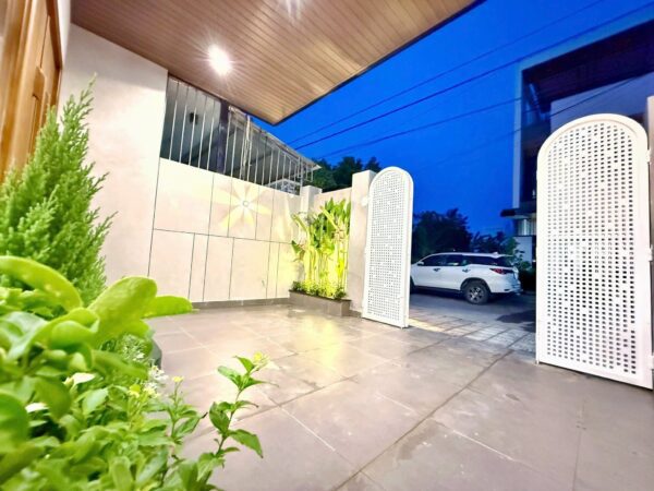 Nhà 2 tầng mặt tiền Hoà Minh, 90mv, 7750