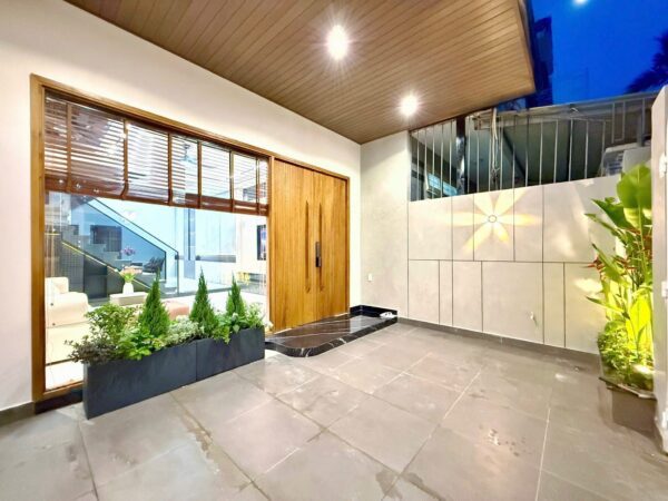 Nhà 2 tầng mặt tiền Hoà Minh, 90mv, 7750