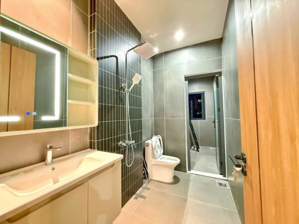 Nhà 2 tầng mặt tiền Hoà Minh, 90mv, 7750