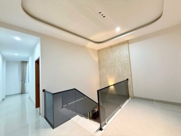 Nhà 2 tầng mặt tiền Hoà Minh, 90mv, 7750
