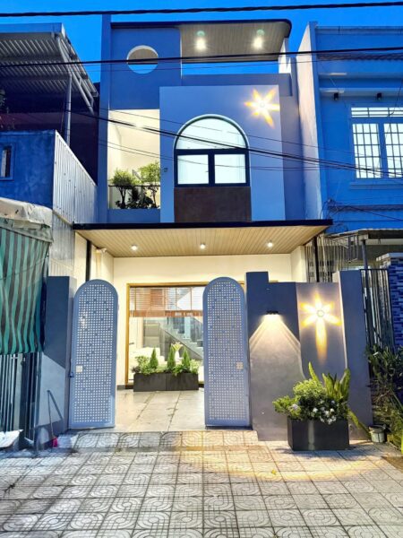 Nhà 2 tầng mặt tiền Hoà Minh, 90mv, 7750