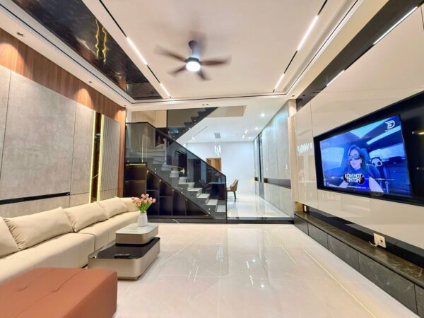 Nhà 2 tầng mặt tiền Hoà Minh, 90mv, 7750