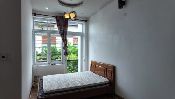 Nhà 4 tầng mặt tiền Cao Xuân Dục 8200
